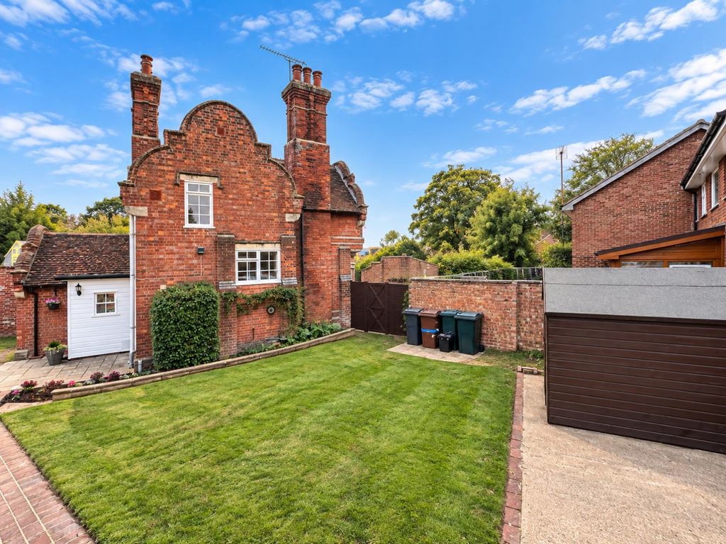 Property photo 2 of 36