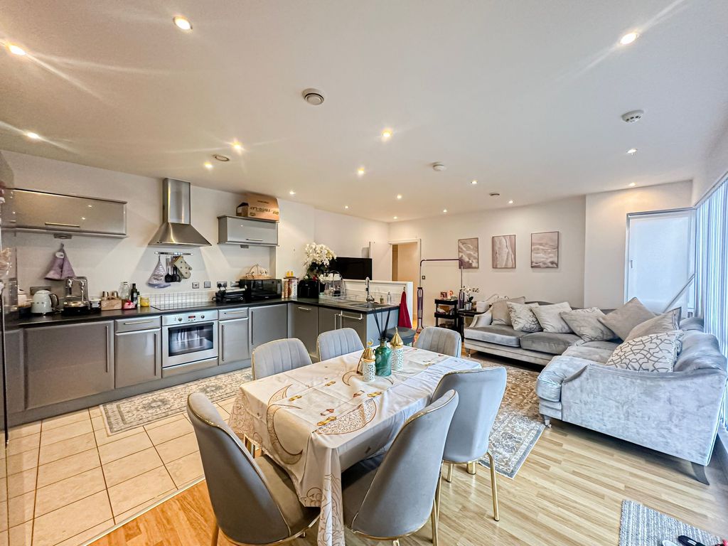 Property photo 2 of 9