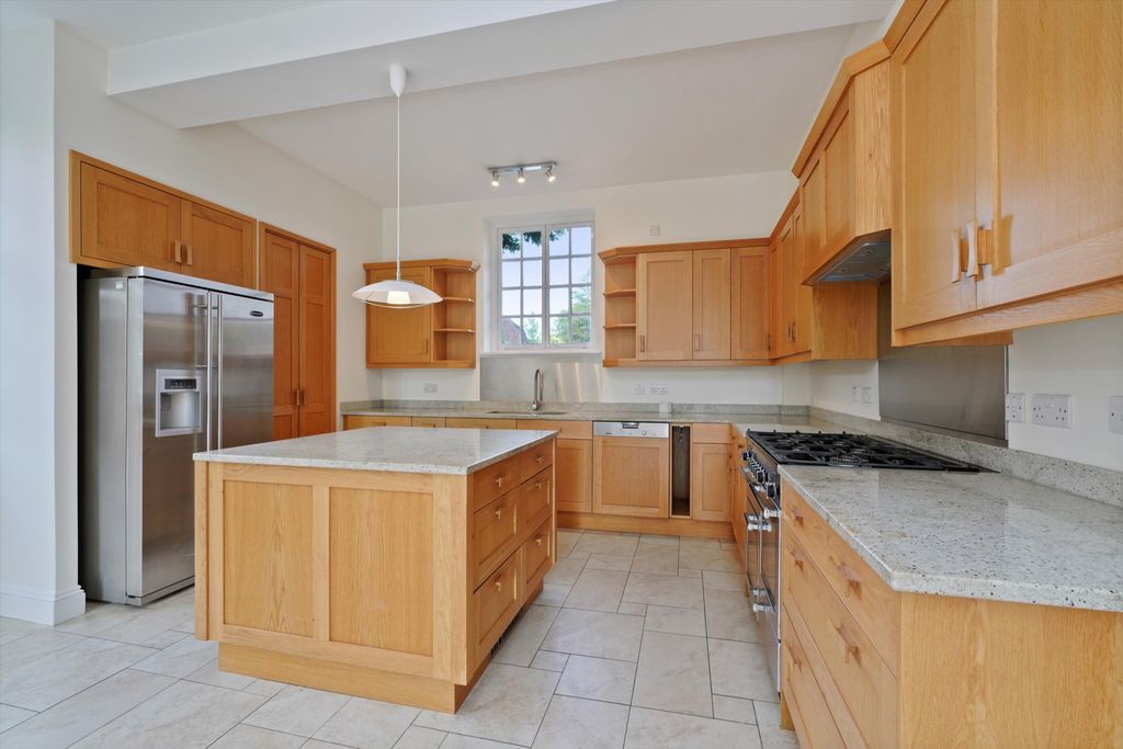 Property photo 2 of 12 Image
