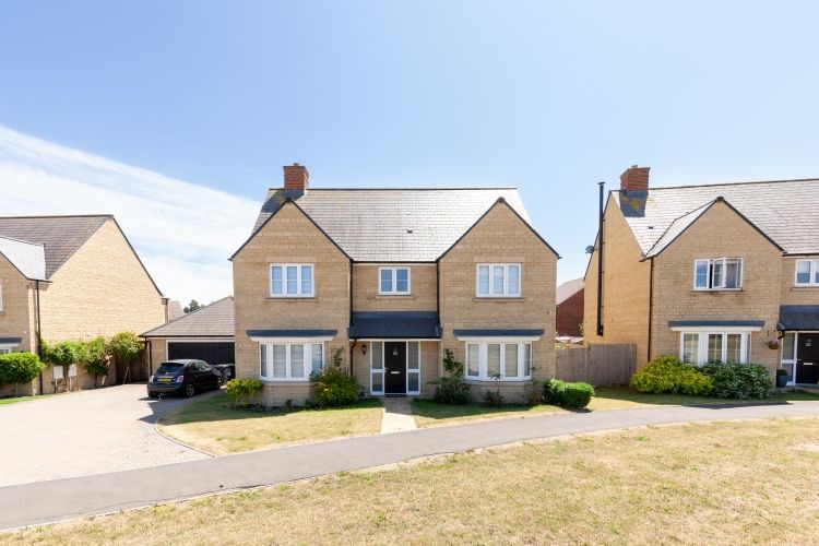 Property photo 1 of 11 285913