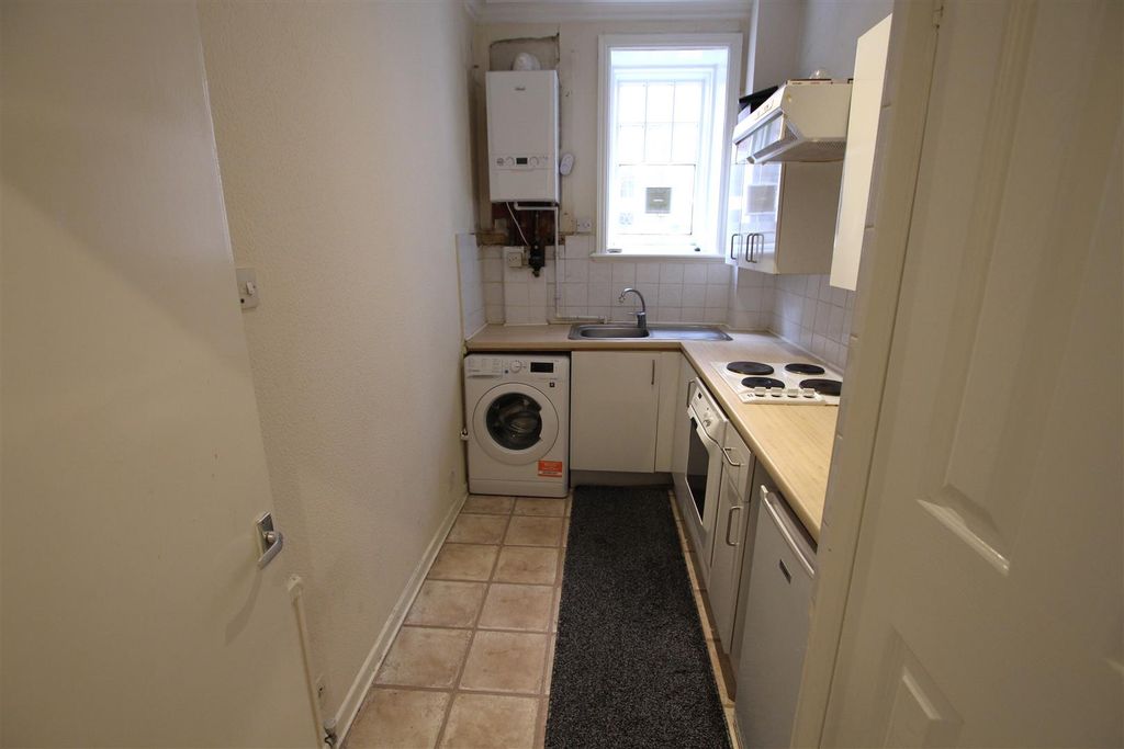 Property photo 2 of 7 Kitchen