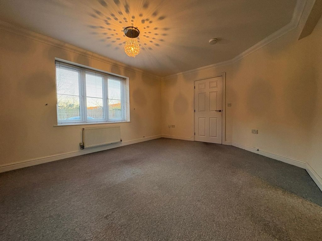 Property photo 3 of 10 Image