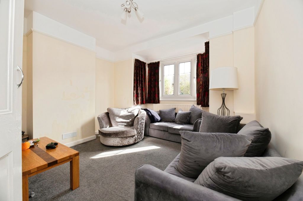 Property photo 2 of 15 Pbox-Img.Jpg