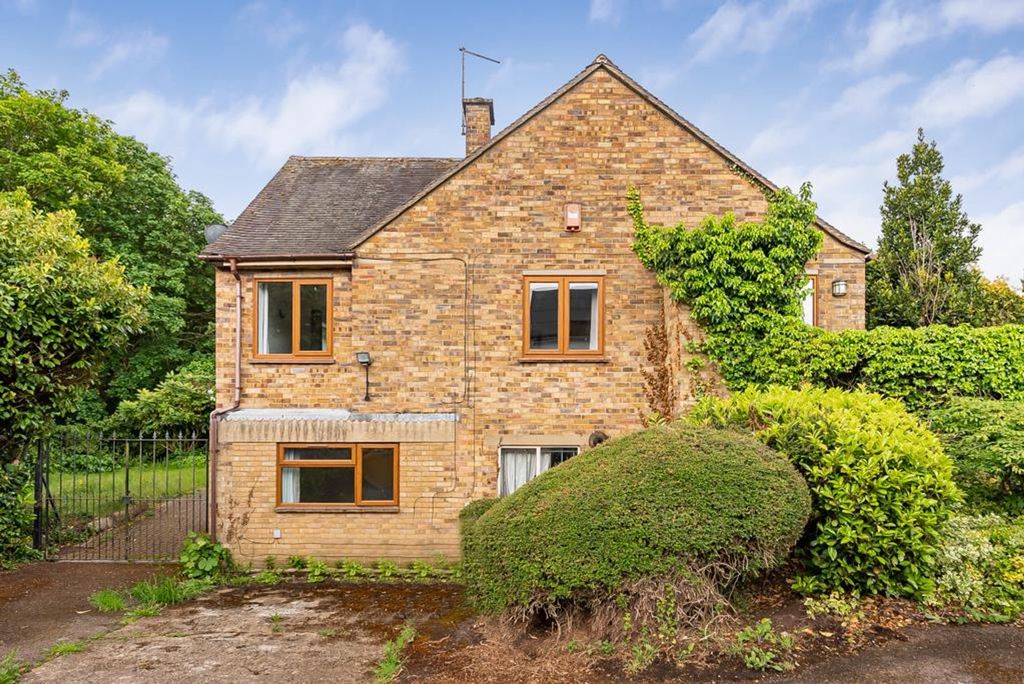 Property photo 1 of 33