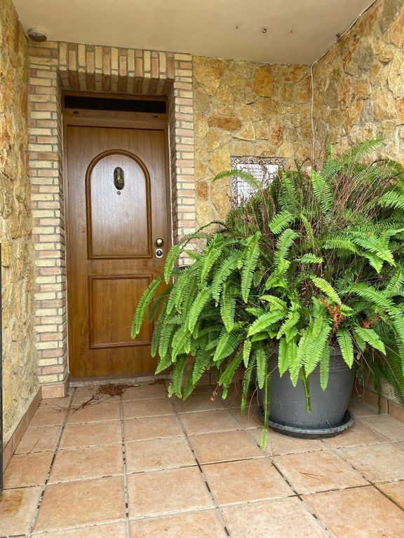 Property photo 1 of 50