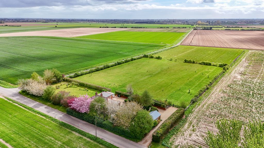 Property photo 2 of 40 4289741