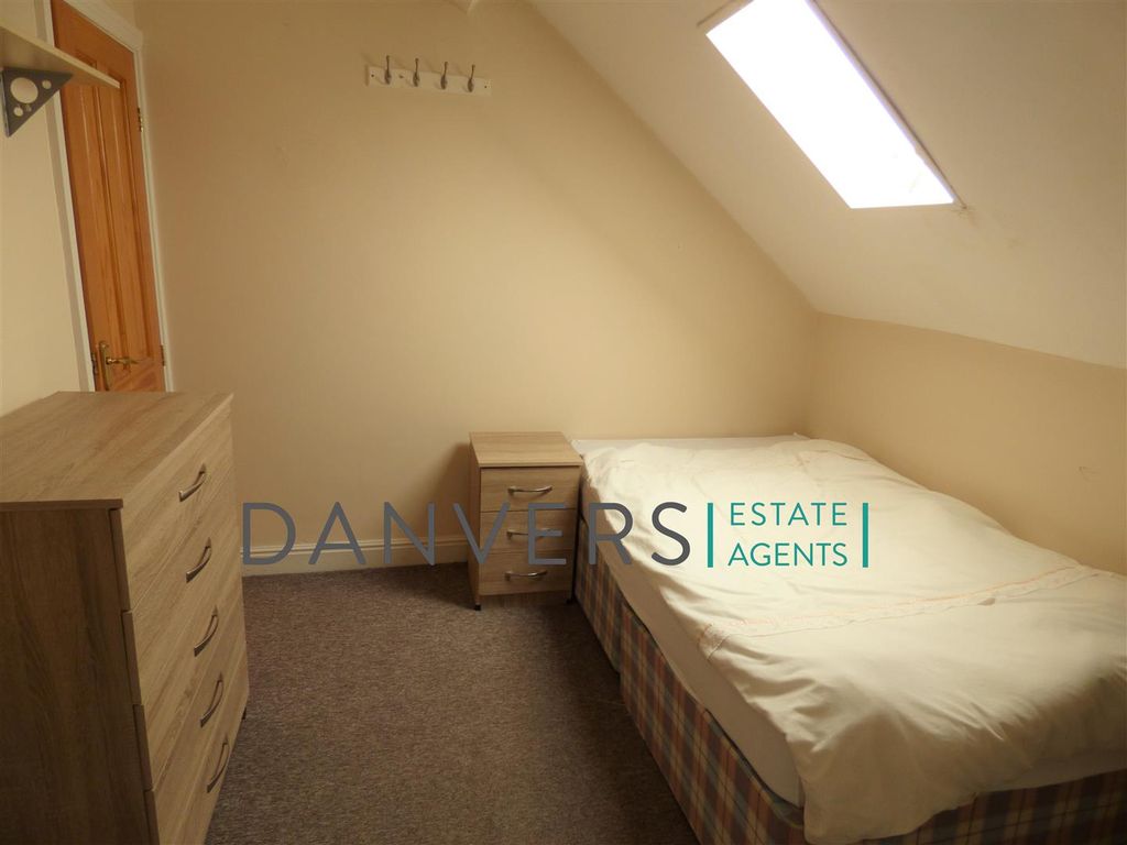 Property photo 3 of 6