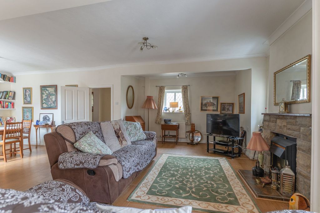 Property photo 3 of 29