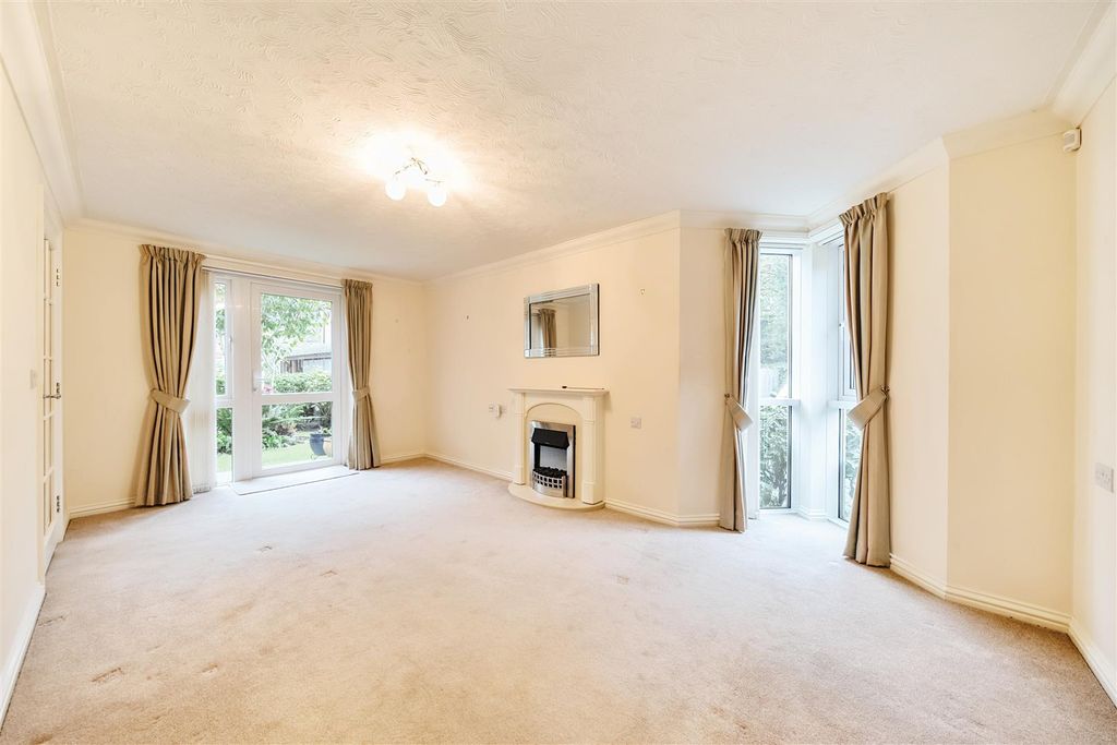 Property photo 3 of 12