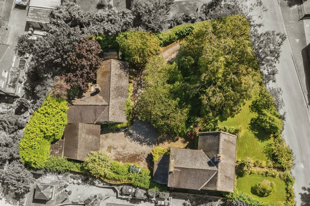 Property photo 2 of 28 Grounds: