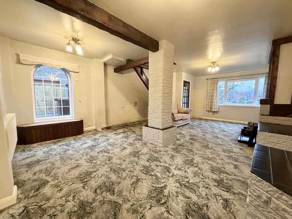 Property photo 3 of 20 Living Room