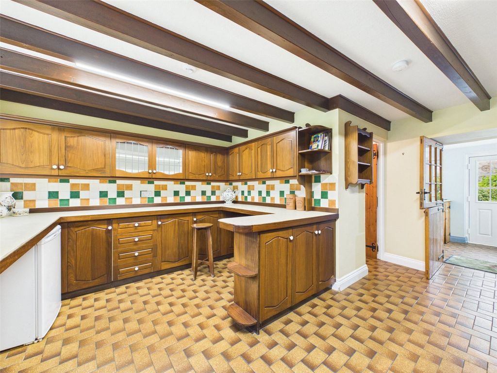 Property photo 3 of 34 Picture No. 17