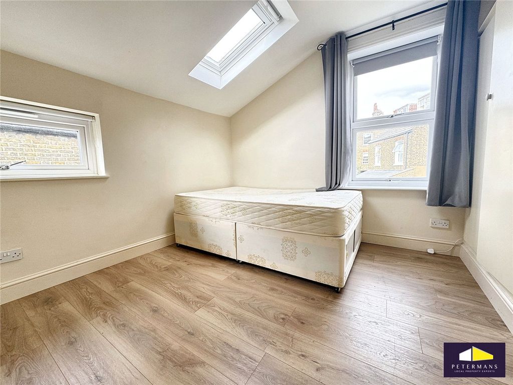 Property photo 1 of 6