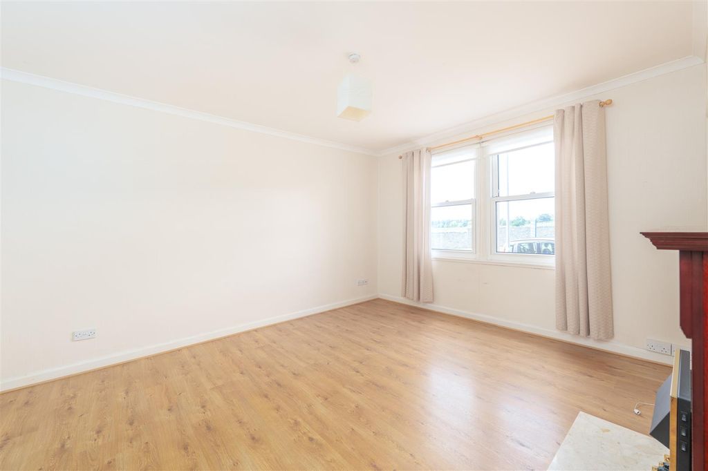 Property photo 3 of 15 177_Roxburgh_Street-3.Jpg