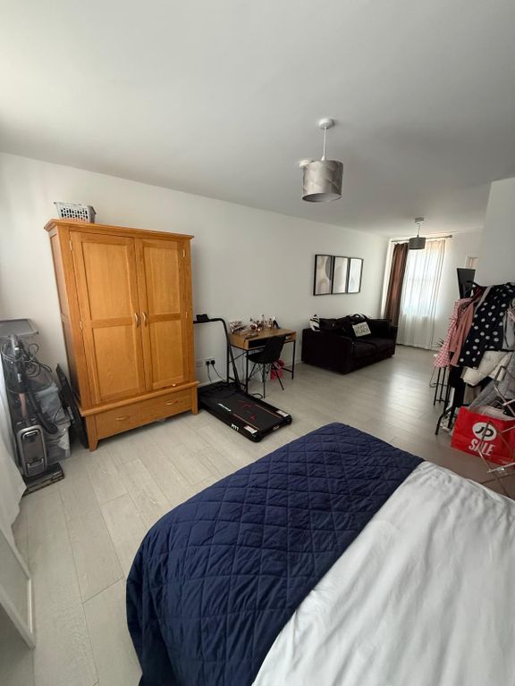 Property photo 3 of 5