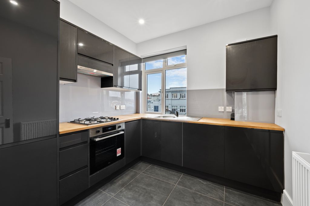 Property photo 1 of 8 Picture 1