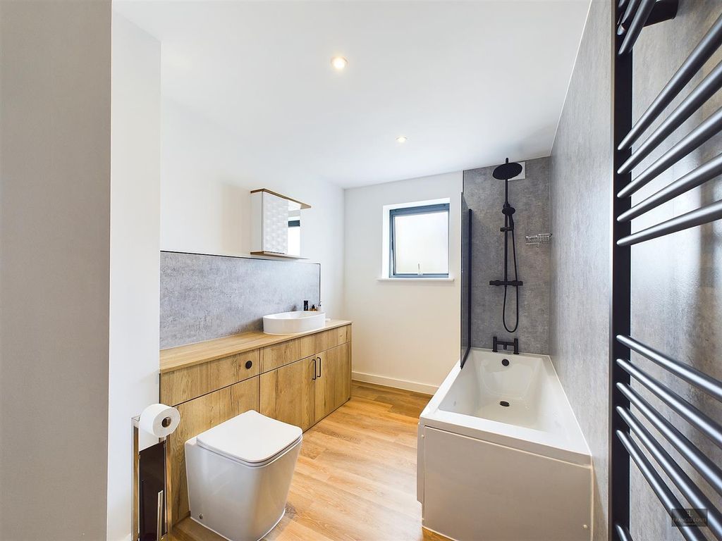 Additional image 4 of 2 bed flat to rentNew North Road, Exeter EX4