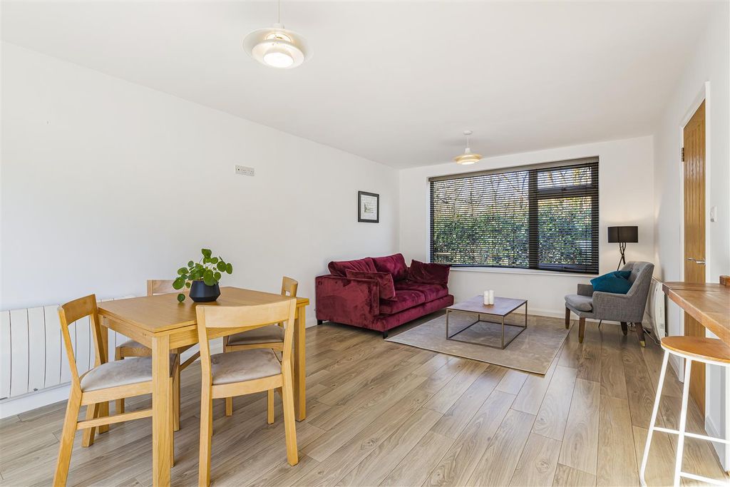 Property photo 2 of 17 Lounge.Jpg