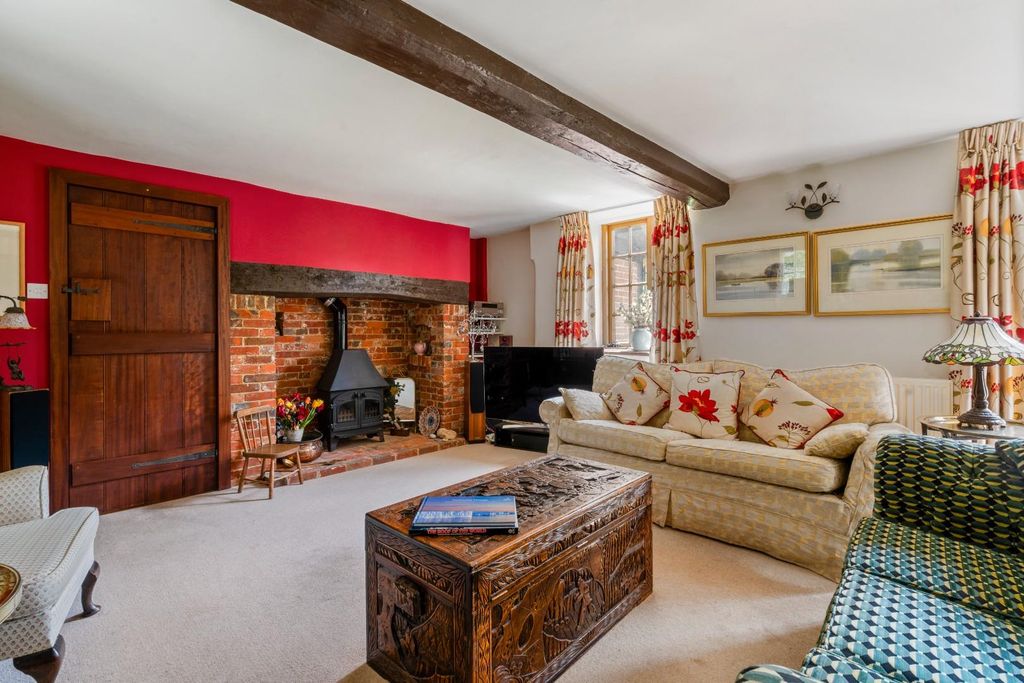 Property photo 3 of 31 Sitting Room