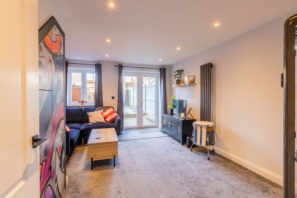 Property photo 2 of 24