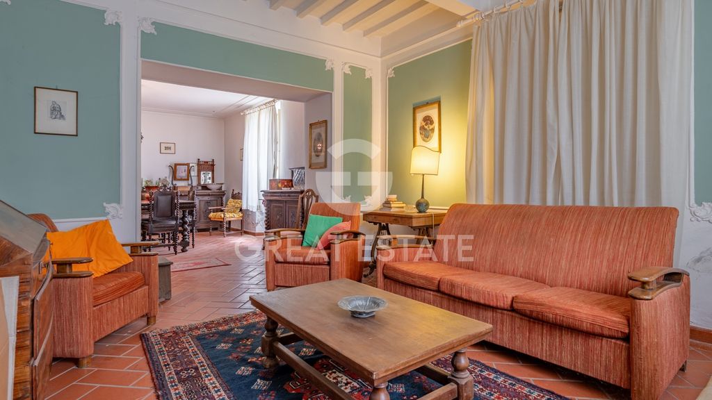 Property photo 2 of 50 Interiors