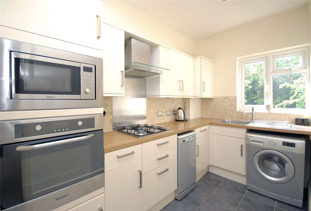 Property photo 3 of 8 Picture No. 10