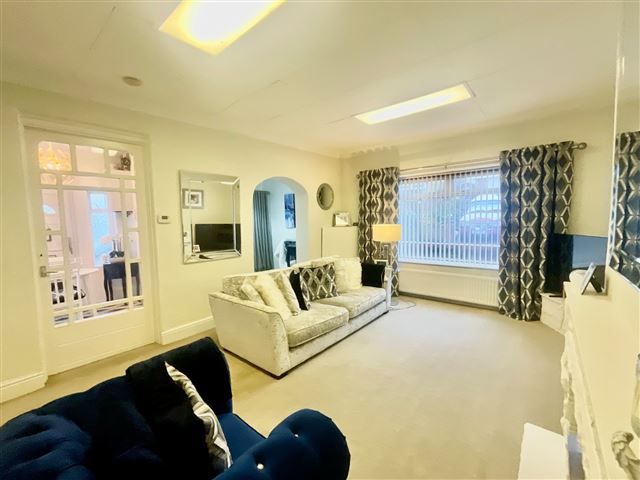 Property photo 3 of 21 Lounge