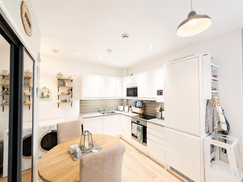 Property photo 2 of 13 Coopers Estate Agents