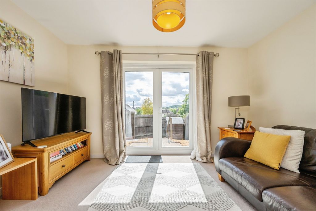 Property photo 3 of 17