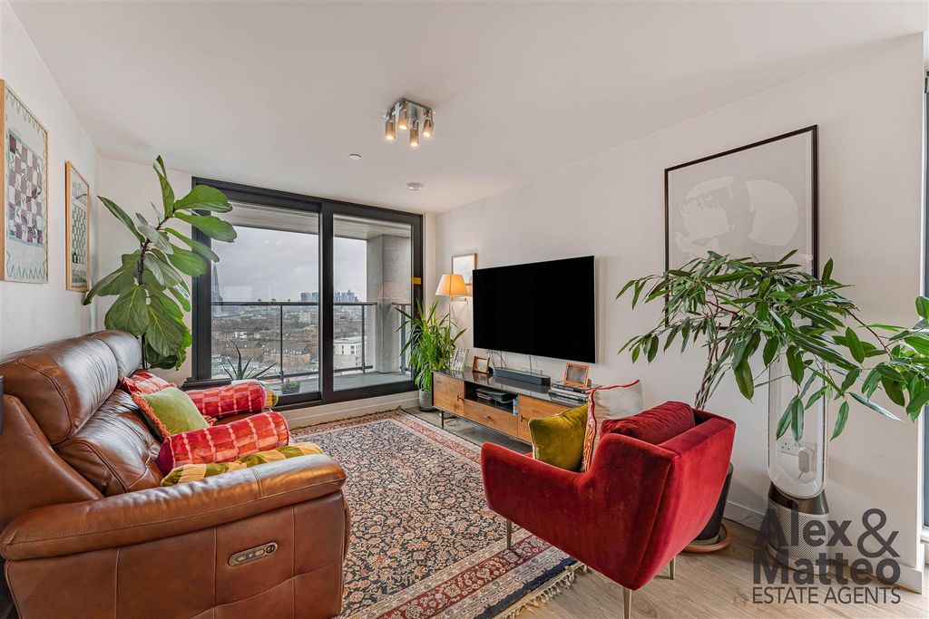 Property photo 2 of 22 Chancellor House