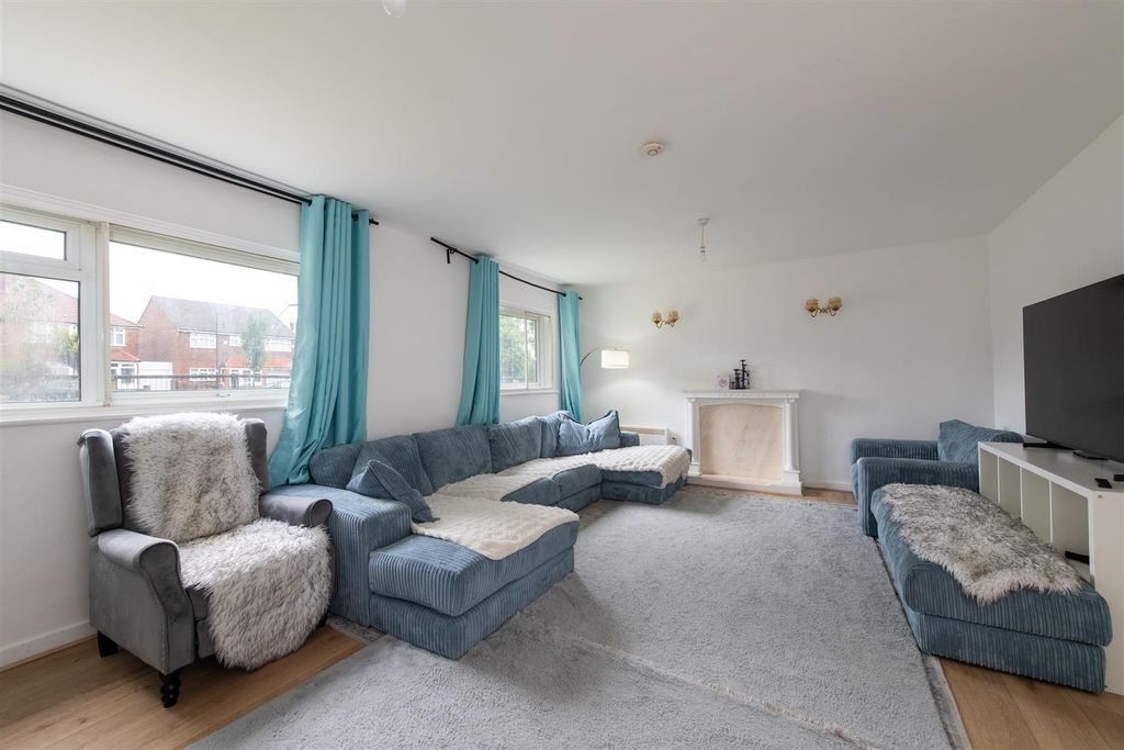 Property photo 2 of 11 Balmore 5.Jpg