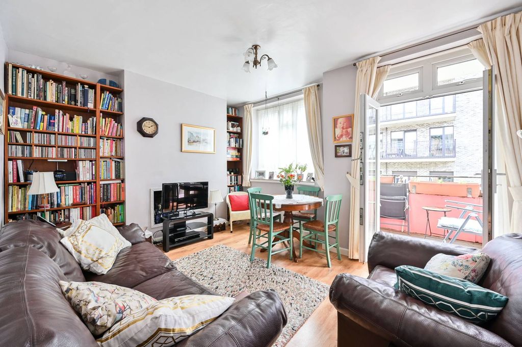 Property photo 2 of 12