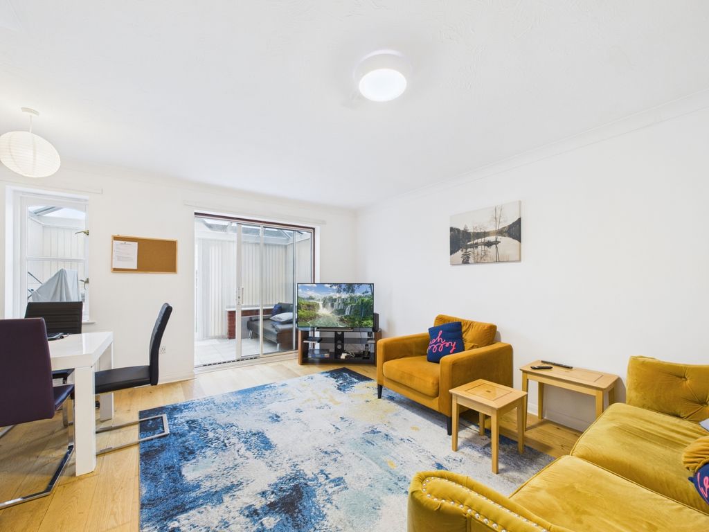 Property photo 2 of 7 Lounge