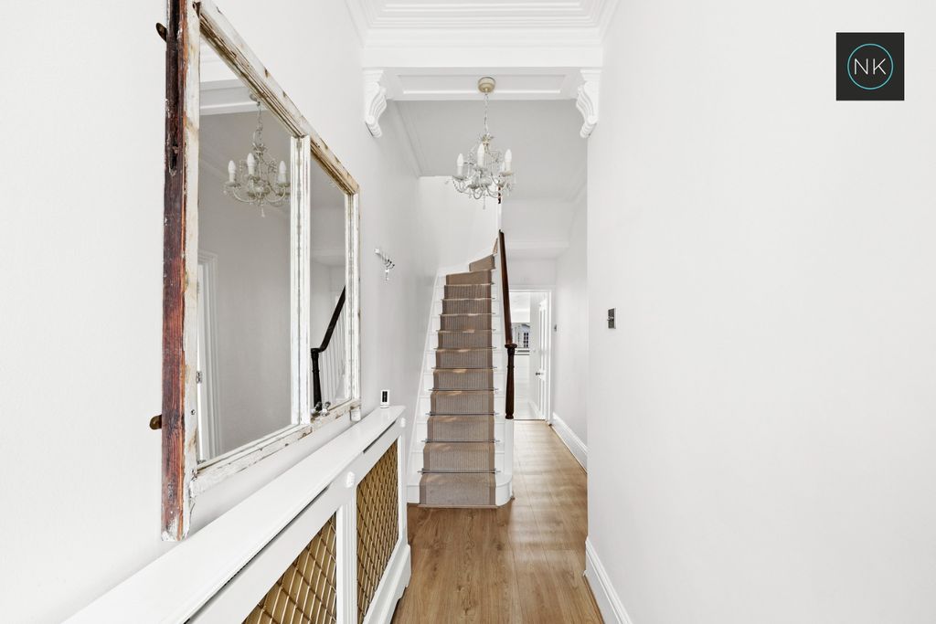 Property photo 3 of 31 4497003