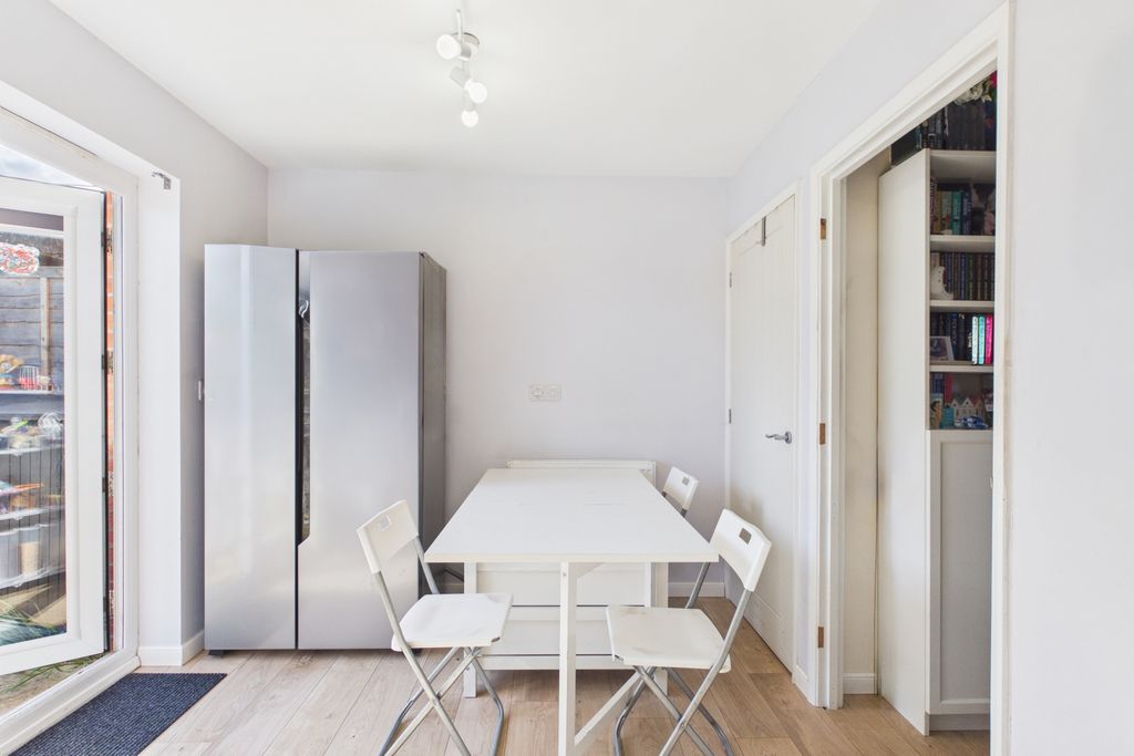 Property photo 3 of 17 Imagine Family Dinners At The Table And Patio Door