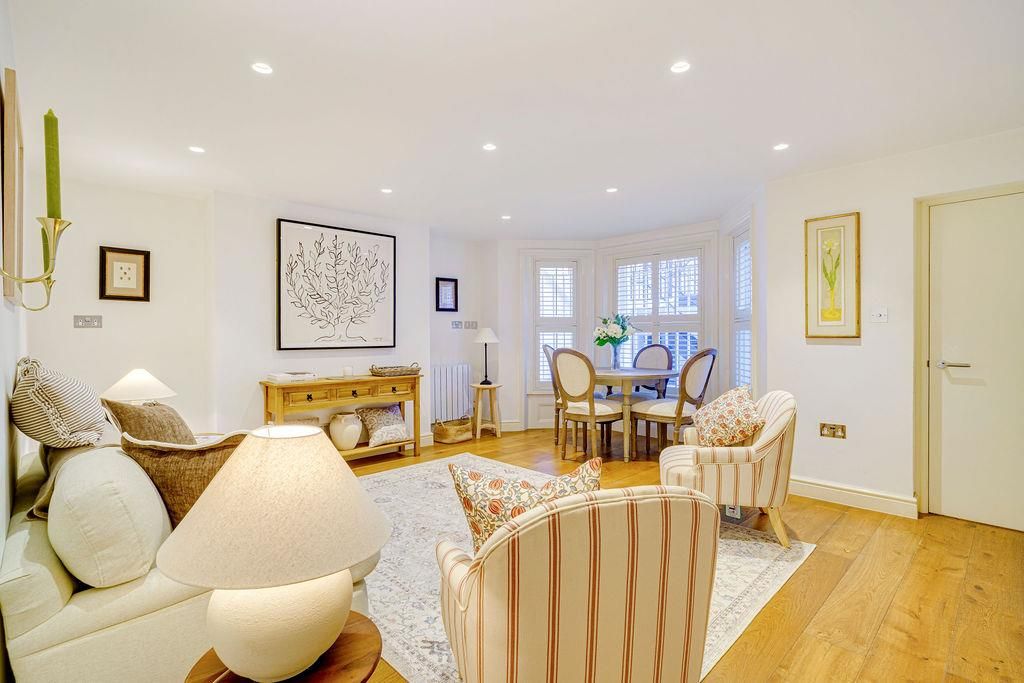 Property photo 2 of 11 Cheynewalk121A-28.Jpg