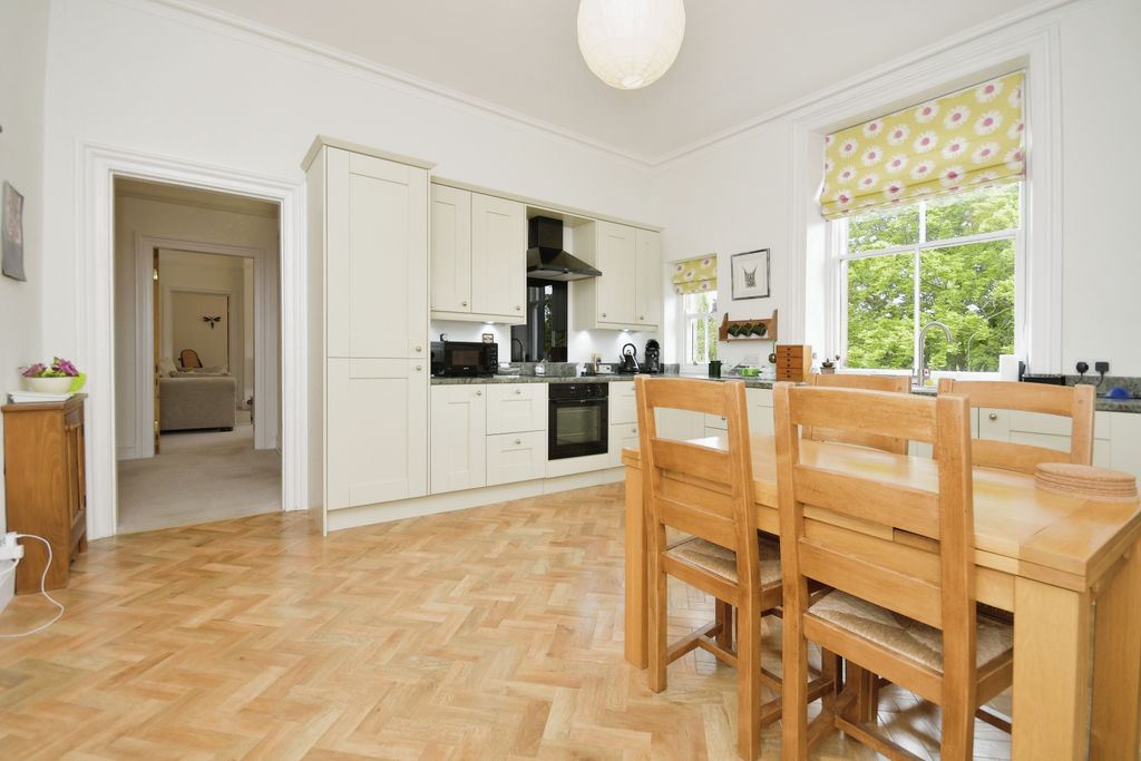 Property photo 3 of 15 Kitchen Diner