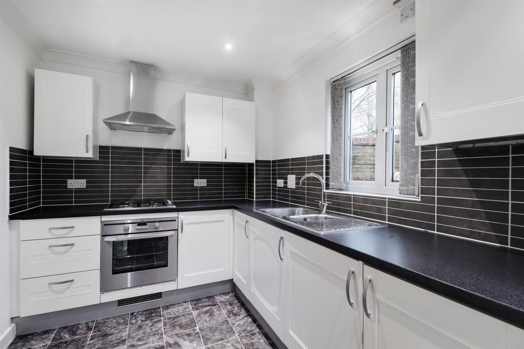 Property photo 2 of 11 62334_010.Jpg