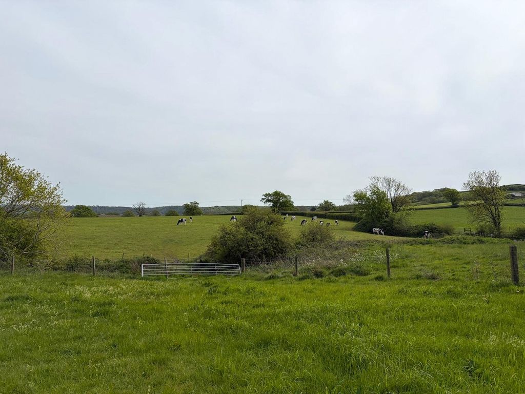 Property photo 3 of 24 Picture No. 04