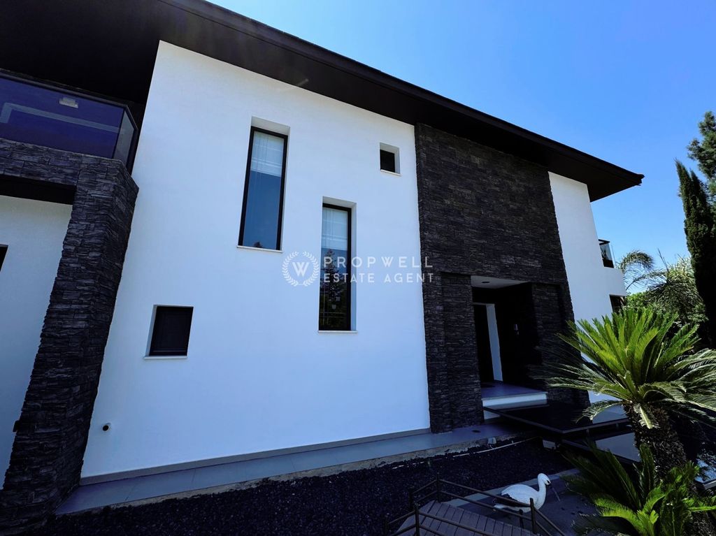 Property photo 3 of 42