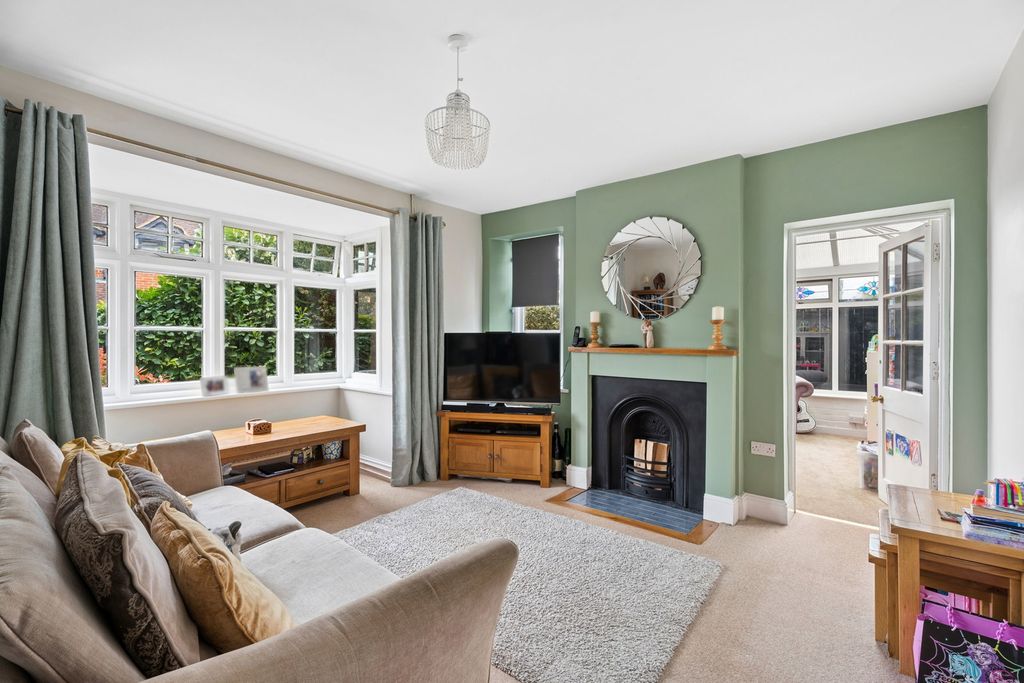 Property photo 2 of 32