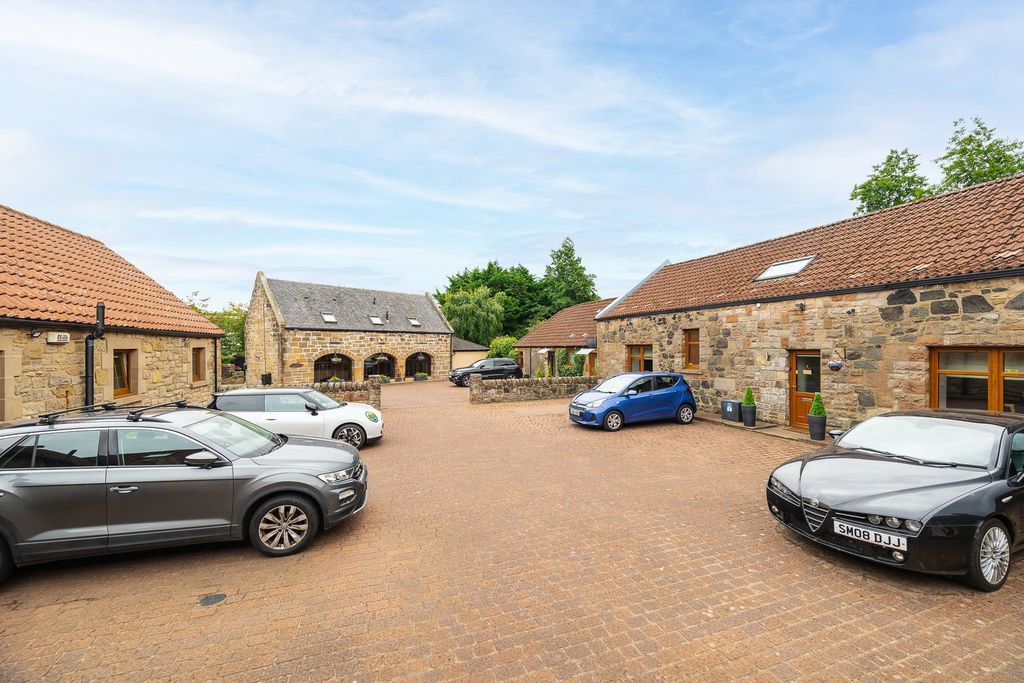 Property photo 2 of 37