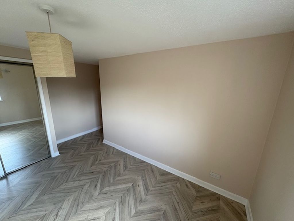 Property photo 2 of 7 Photo 3