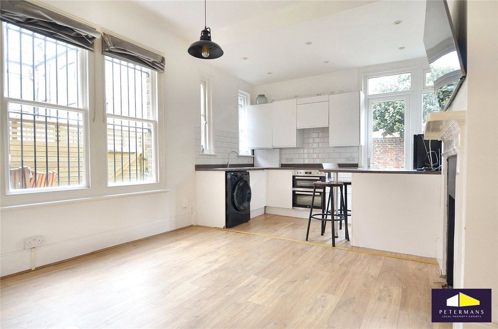 Property photo 1 of 12 Picture No. 04