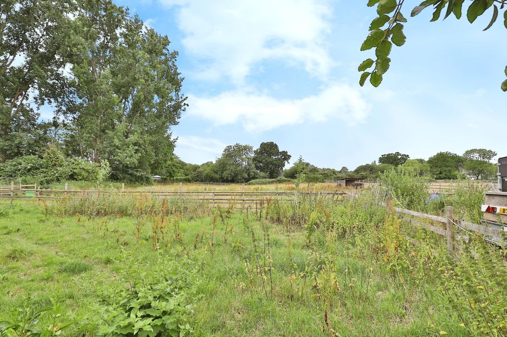 Property photo 2 of 17 Photo