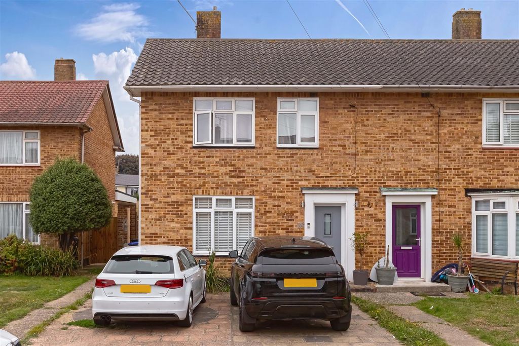 Property photo 1 of 13 Barrington Close_18.Jpg