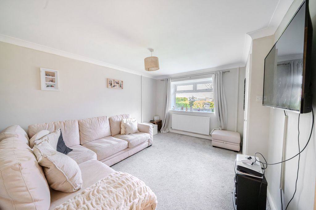 Property photo 3 of 24