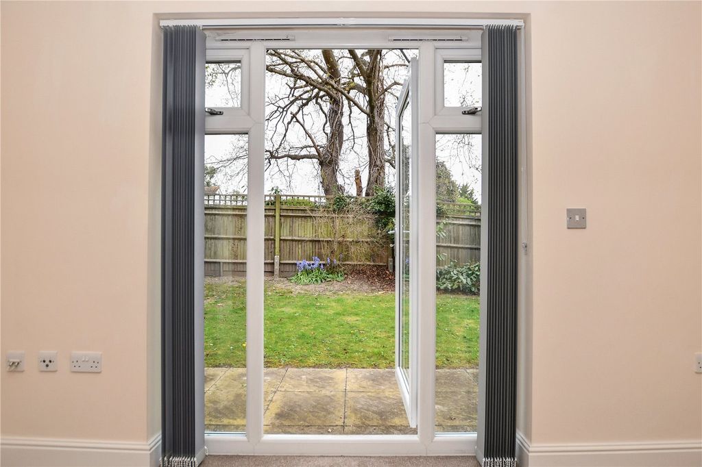 Property photo 3 of 12 Picture No. 24
