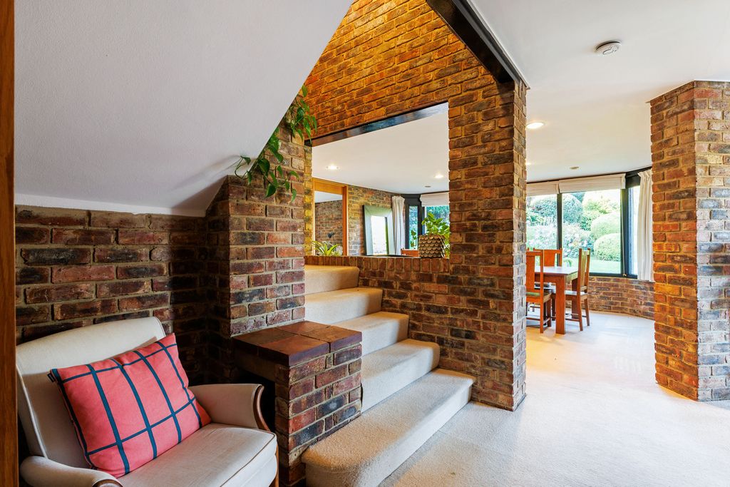 Property photo 3 of 24