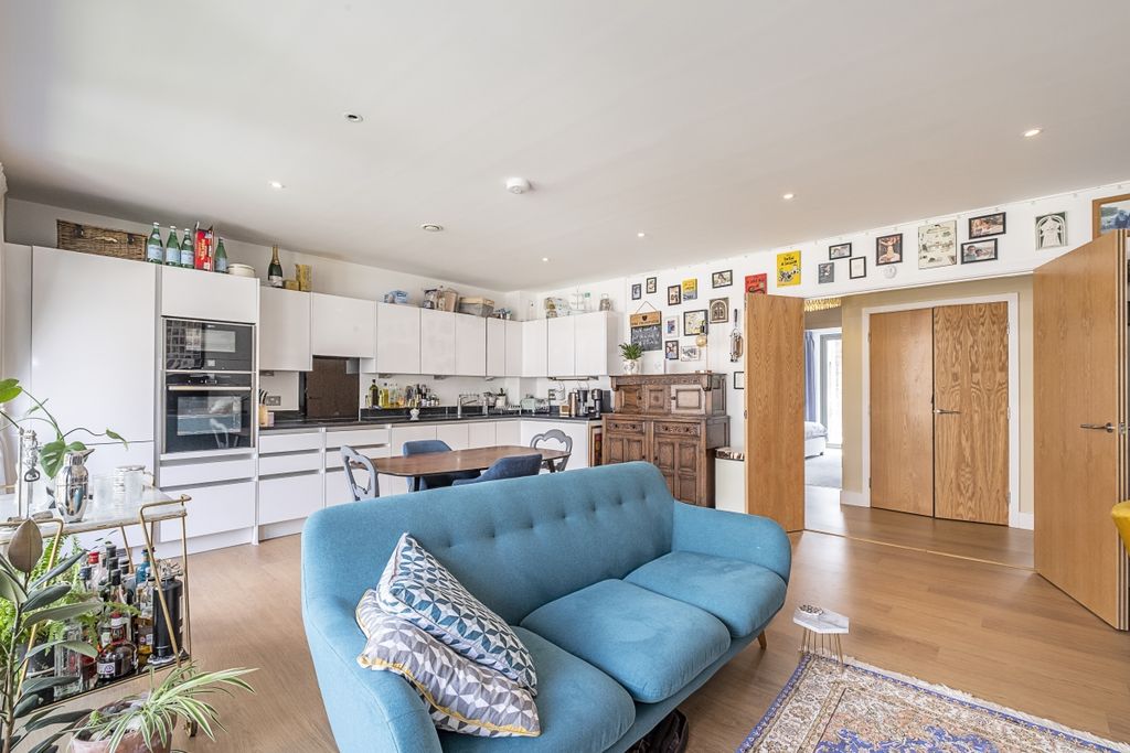 Property photo 2 of 11
